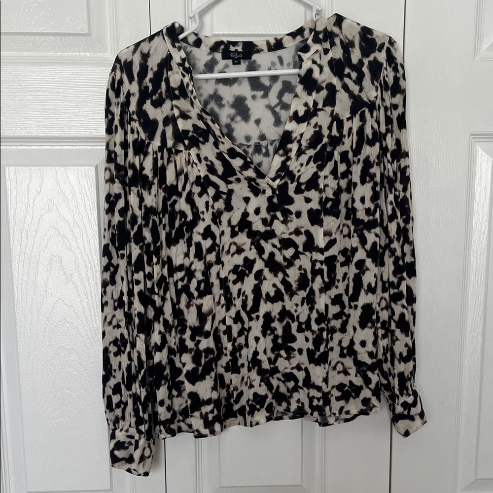 Rails Fable Top Blurred Cheetah - image 1